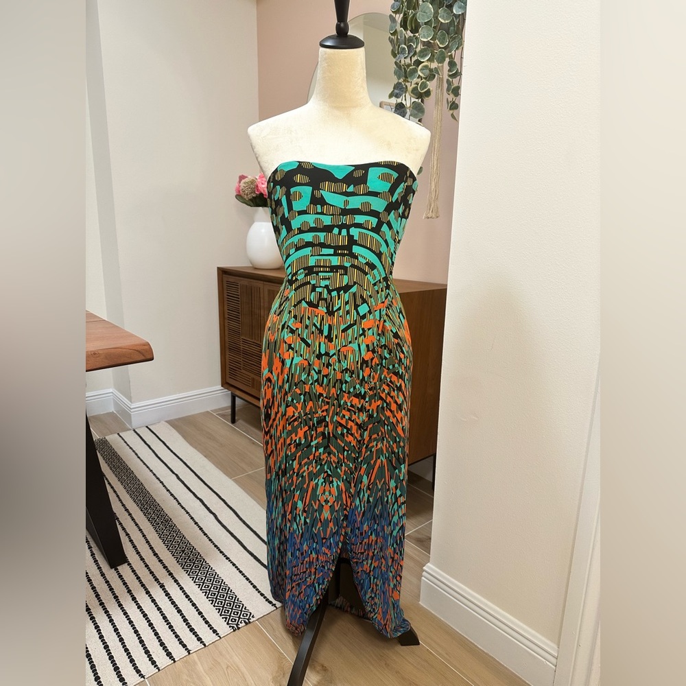 BCBGMaxAzria MultiColor Gown Size 2